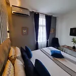Mayata Gallery Aparthotel 4*
