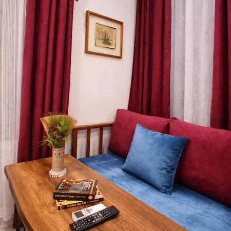 Mayata Gallery Lejlighedshotel