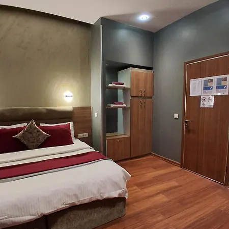 מלון דירות Mayata Gallery 4*